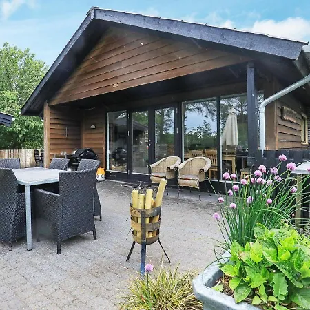 Four-bedroom Holiday In 14